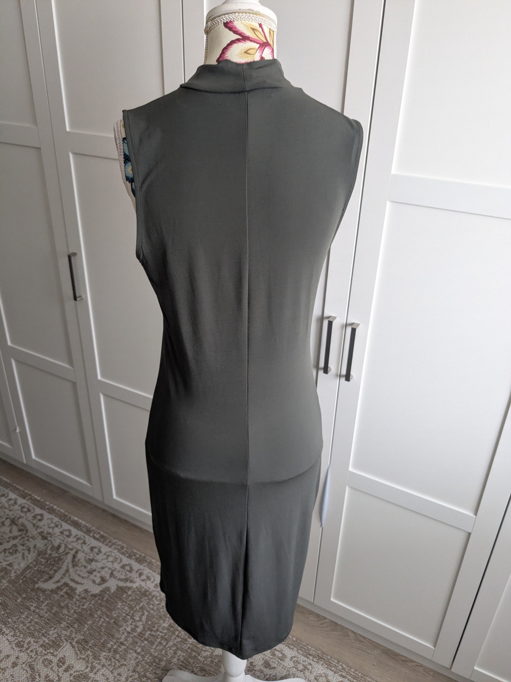 Forever 21 Sleeveless Mock Neck Midi Dress - Black - Picture 2 of 3